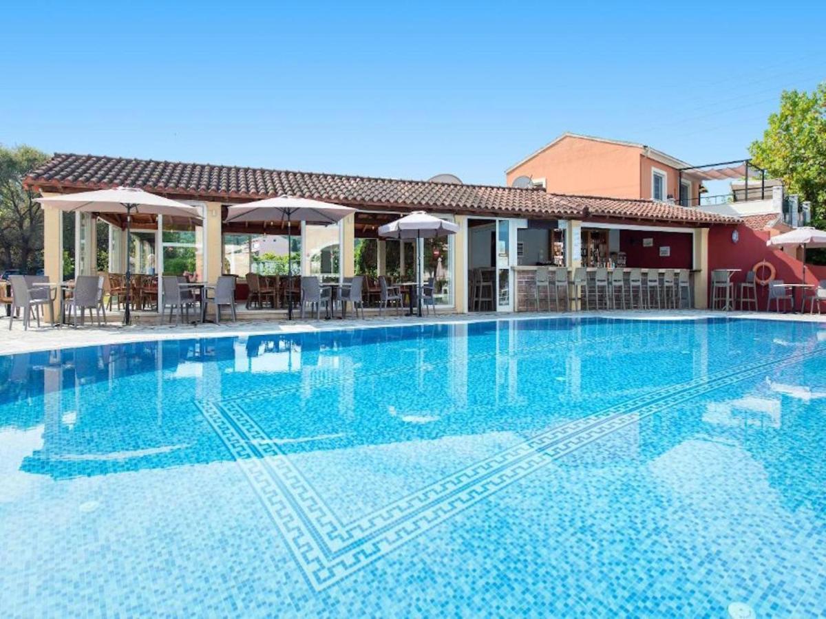 Asteraki Poolside Apartment By Dadovillas Akharávi Eksteriør bilde